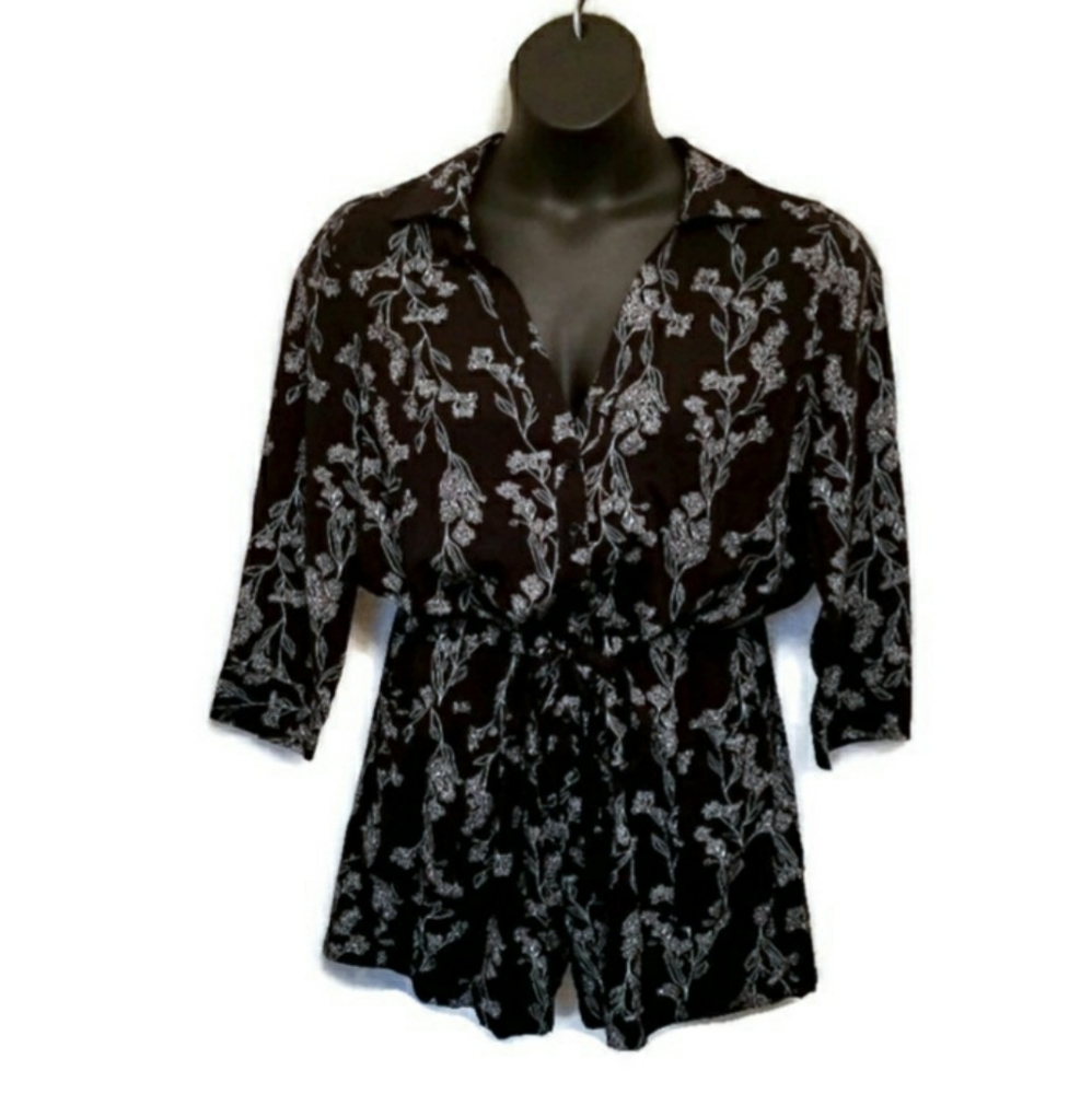 Old Navy Floral Romper Size Large